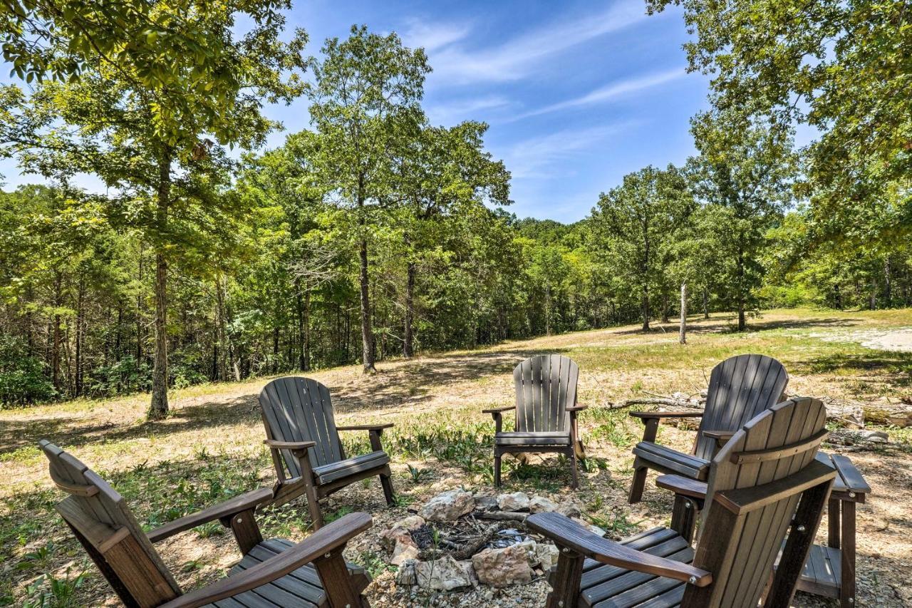 Branson Tiny Home On 52 Acres With Private Lake! 外观 照片